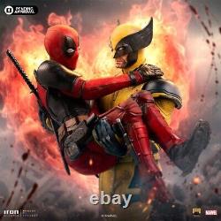 Limited. 110 DLX Art Statue. Wolverine Carrying Deadpool withdogpool ships free